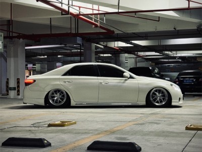 无限追求 丰田锐志改装AIRBF空气减震案例 无限追求 丰田锐志改装AIRBF空气减震案例