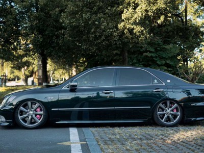 丰田皇冠改装AIRBFT空气减震:不凡风格的演绎 丰田皇冠改装AIRBFT空气减震:不凡风格的演绎