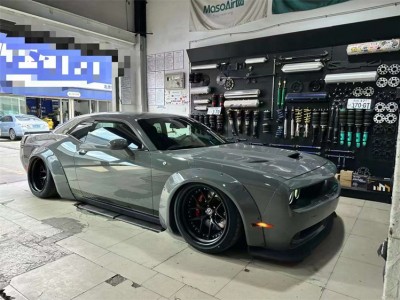 无尽姿态 道奇挑战者改装AIRBFT空气减震案例 无尽姿态 道奇挑战者改装AIRBFT空气减震案例