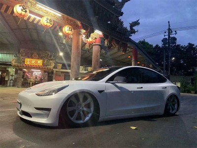 无限魅力:特斯拉Model 3改装AIRBFT气动避震案例